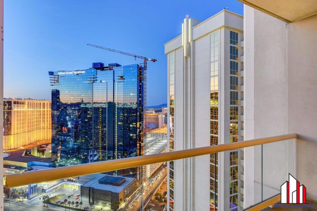 Mgm Signature-33-709 F1 Track & Strip View Balcony Las Vegas Exterior foto